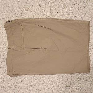 Under Armour golf shorts size 36 Tan